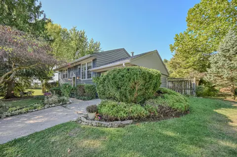Exterior - 2907 Mystic Ln, Springfield, OH 45503 photo 2 of 39