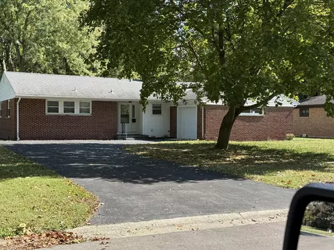 215 Levering Dr, Piqua, OH 45356