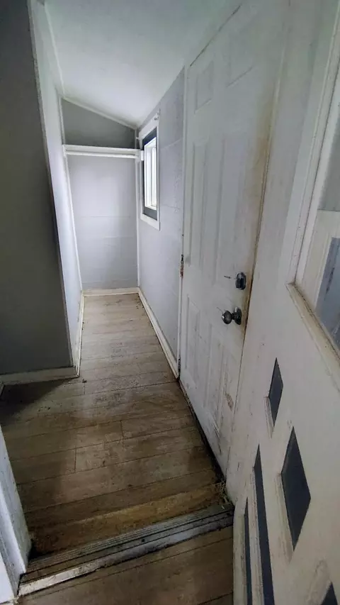 Entry Way - 1721 Prospect St, Springfield, OH 45503 photo 2 of 2