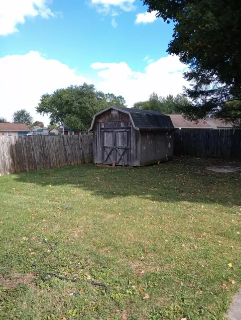Exterior - 3316 Sudbury St, Springfield, OH 45503 photo 3 of 4