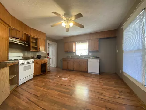 Kitchen - 112 N Burnett Rd, Springfield, OH 45503 photo 1 of 1