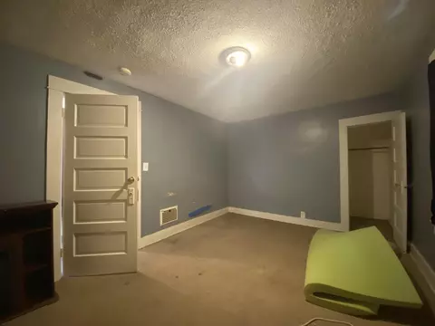 Bedroom - 112 N Burnett Rd, Springfield, OH 45503 photo 6 of 9