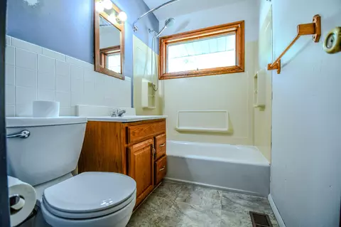 Bath - 836 Hemlock St, Celina, OH 45822 photo 1 of 1