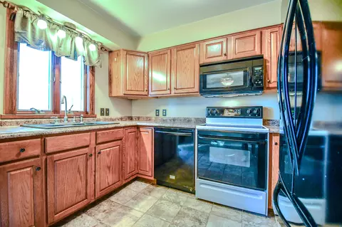 Kitchen - 836 Hemlock St, Celina, OH 45822 photo 2 of 3