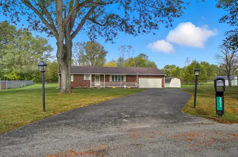 2073 Stowe Dr, Springfield, OH 45505