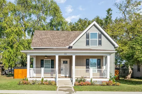 608 E Paint St, Washington Court House, OH 43160