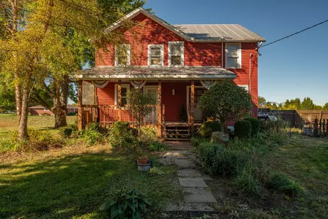 7141 Phillipsburg Union Rd, Brookville, OH 45309