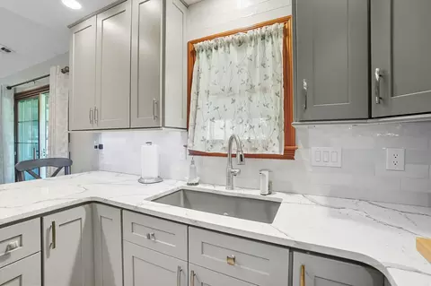 Kitchen - 1888 Birchwood Ct, Springfield, OH 45502 photo 1 of 4