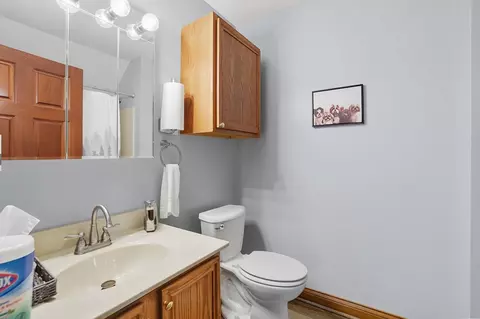 Bath - 1888 Birchwood Ct, Springfield, OH 45502 photo 1 of 4