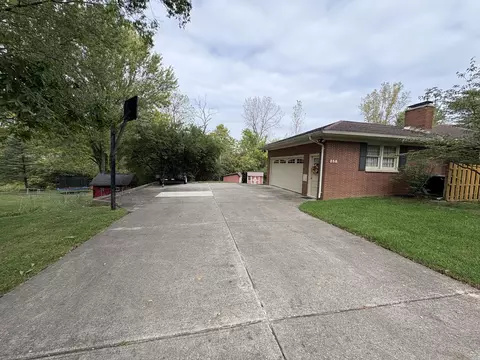 Exterior - 258 Forest Dr, Springfield, OH 45505 photo 2 of 14