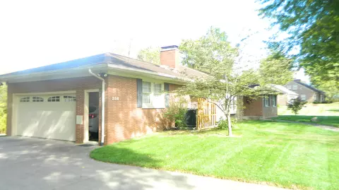 Exterior - 258 Forest Dr, Springfield, OH 45505 photo 11 of 14