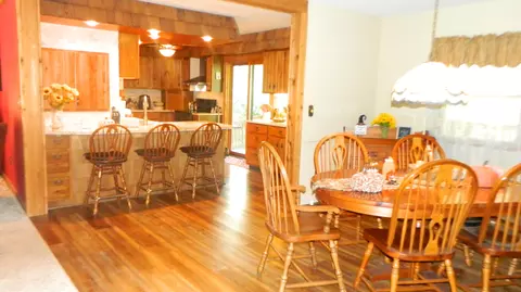 Dining - 258 Forest Dr, Springfield, OH 45505 photo 2 of 3