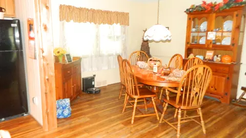 Dining - 258 Forest Dr, Springfield, OH 45505 photo 1 of 3
