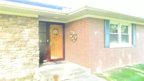 Entry Way - 258 Forest Dr, Springfield, OH 45505 photo 1 of 3