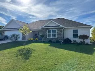 109 Bluegrass Dr, Wapakoneta, OH 45895