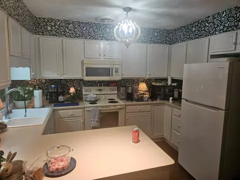 Kitchen - 880 Brendle Trce, Springfield, OH 45503 photo 1 of 1