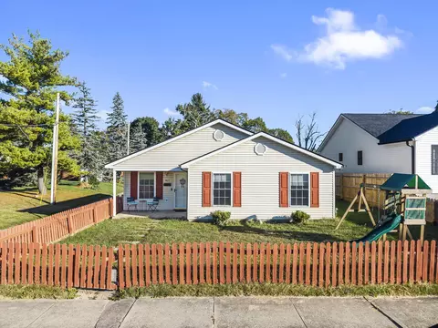 817 Drury Ln, Troy, OH 45373