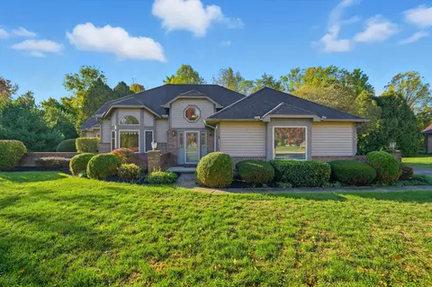 2244 Black Oak Dr, Troy, OH 45373