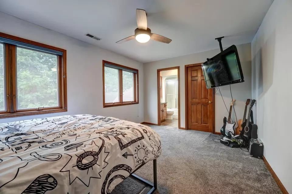 Bedroom - 7116 Dominican Dr, Dayton, OH 45415 photo 6 of 12