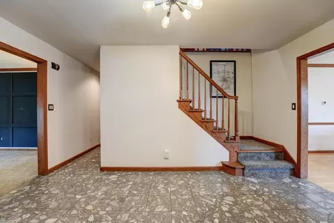 Entry Way - 7116 Dominican Dr, Dayton, OH 45415 photo 1 of 9