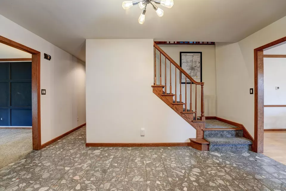 Entry Way - 7116 Dominican Dr, Dayton, OH 45415 photo 1 of 9