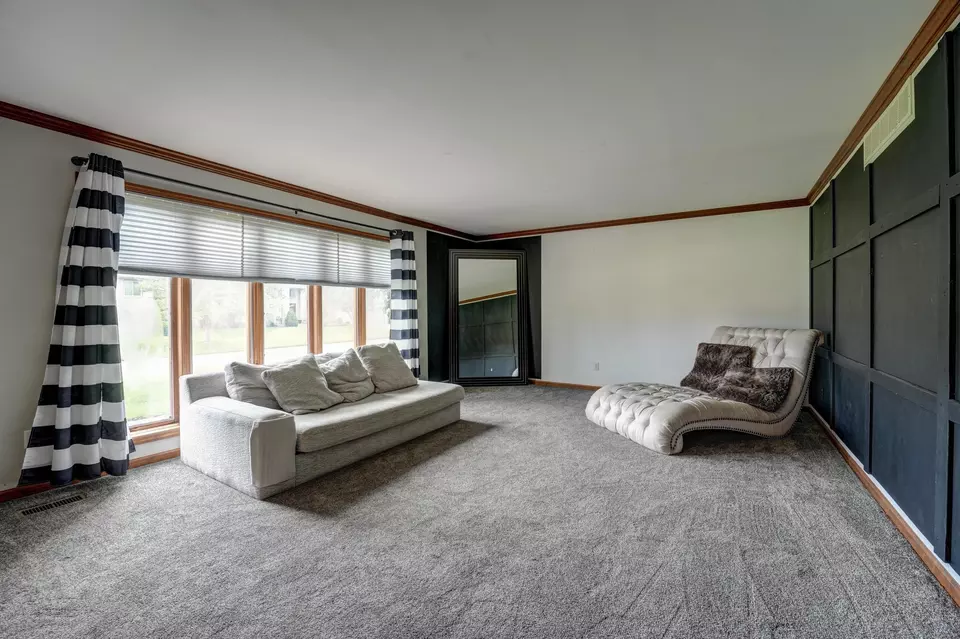 Living - 7116 Dominican Dr, Dayton, OH 45415 photo 3 of 6