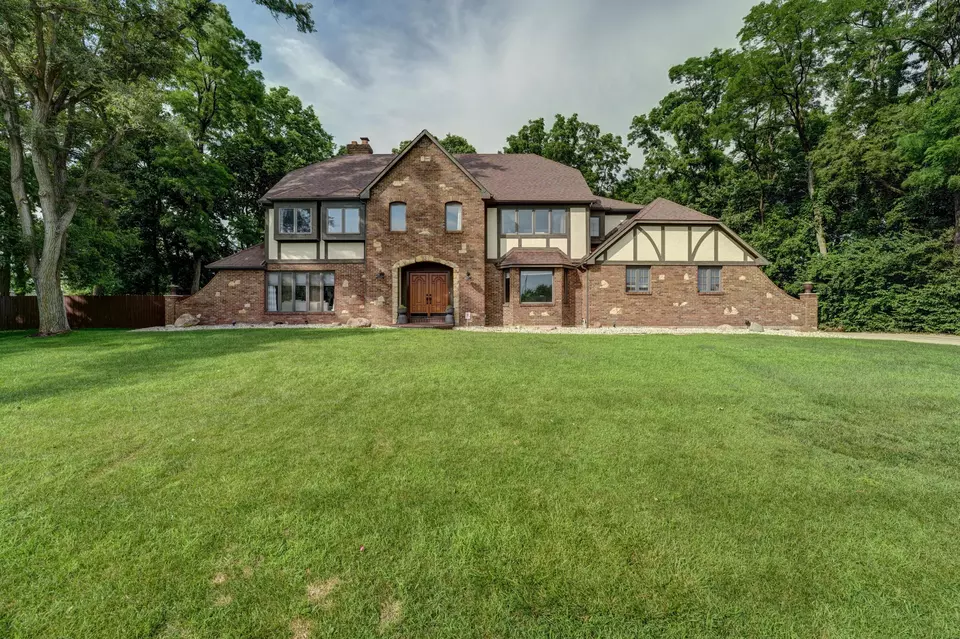 Exterior - 7116 Dominican Dr, Dayton, OH 45415 photo 2 of 13