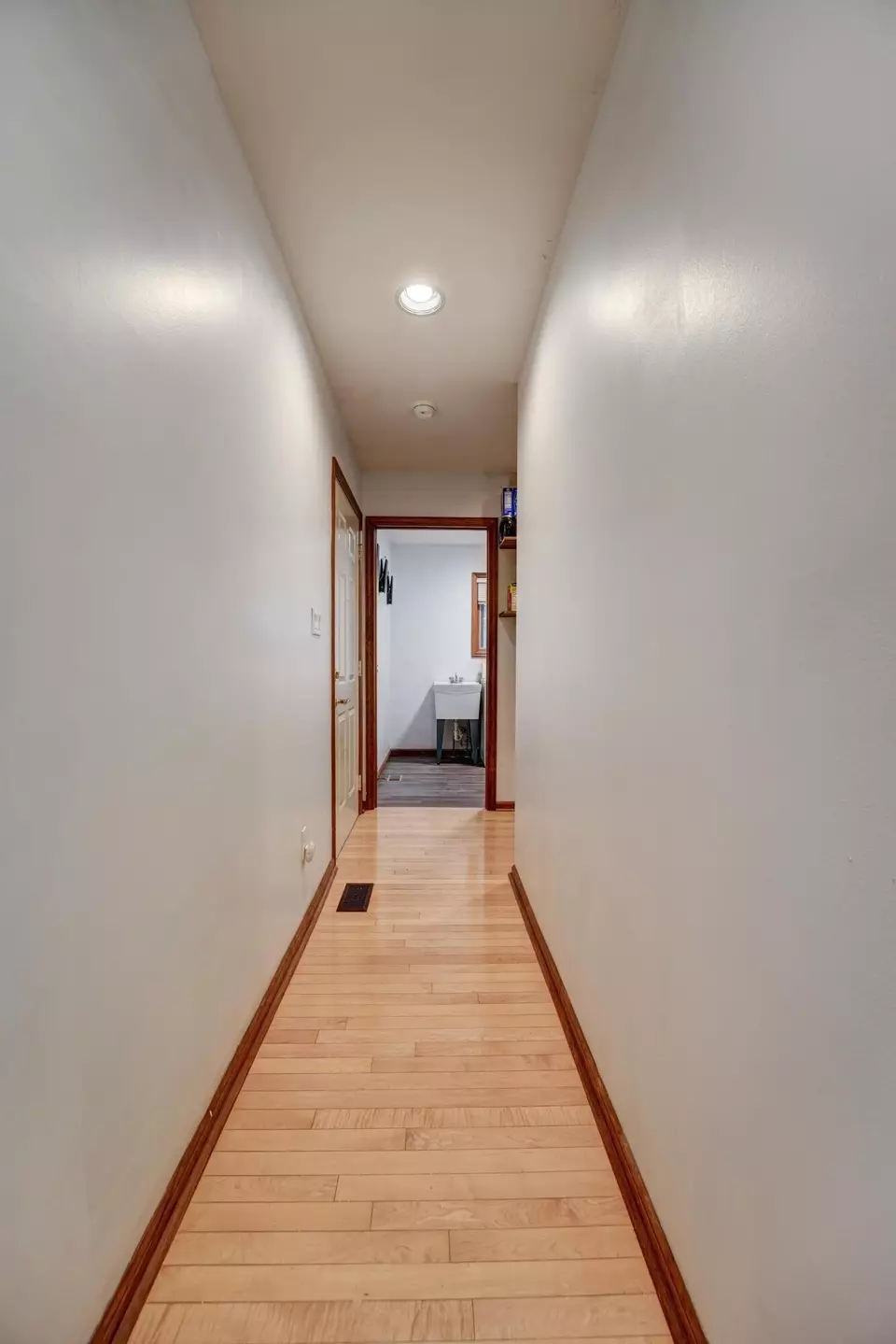 Entry Way - 7116 Dominican Dr, Dayton, OH 45415 photo 4 of 9