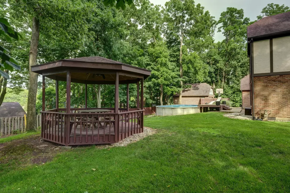 Exterior - 7116 Dominican Dr, Dayton, OH 45415 photo 10 of 13