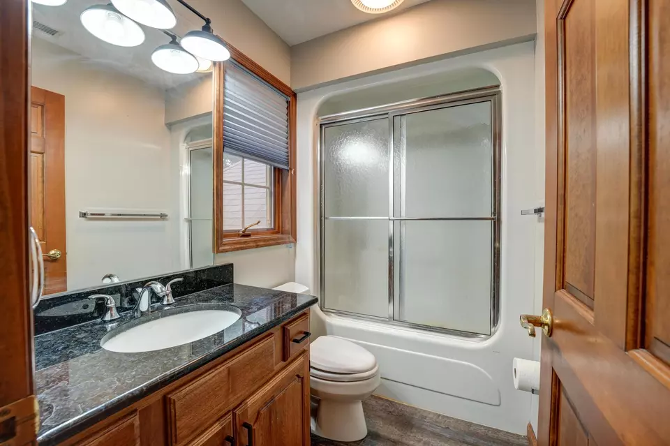 Bath - 7116 Dominican Dr, Dayton, OH 45415 photo 7 of 11