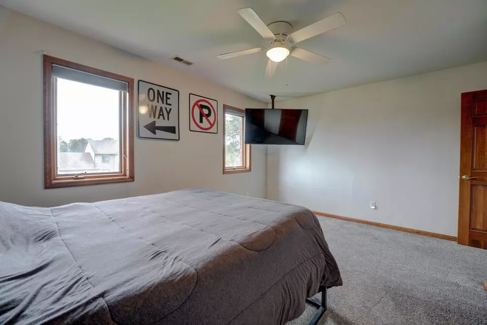 Bedroom - 7116 Dominican Dr, Dayton, OH 45415 photo 10 of 12