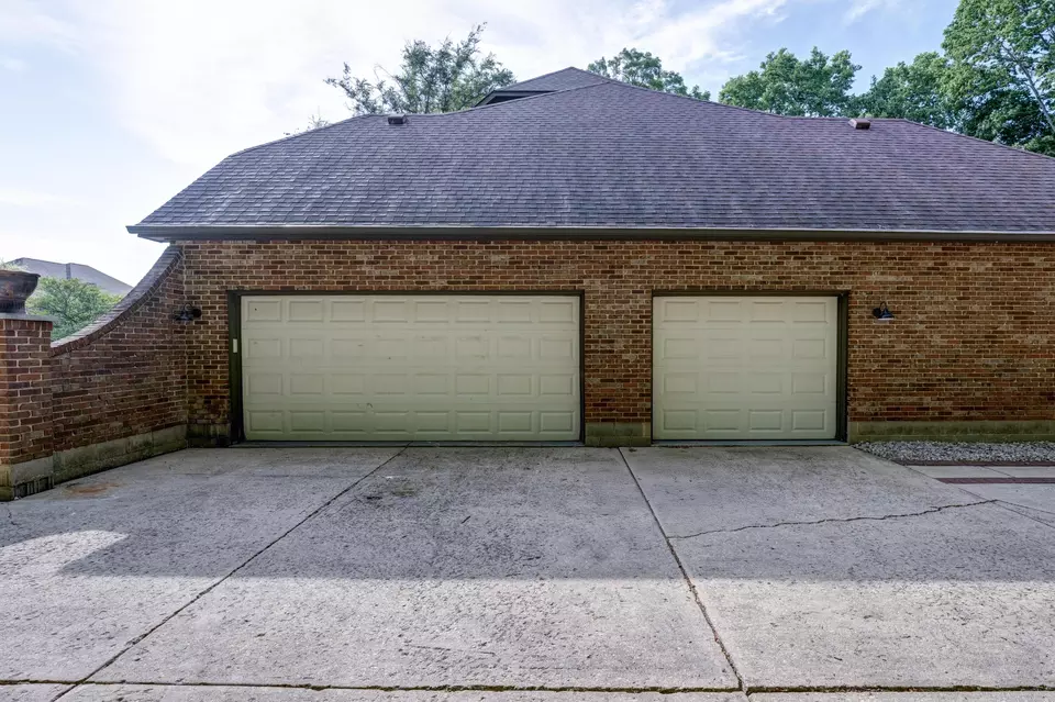 Exterior - 7116 Dominican Dr, Dayton, OH 45415 photo 4 of 13