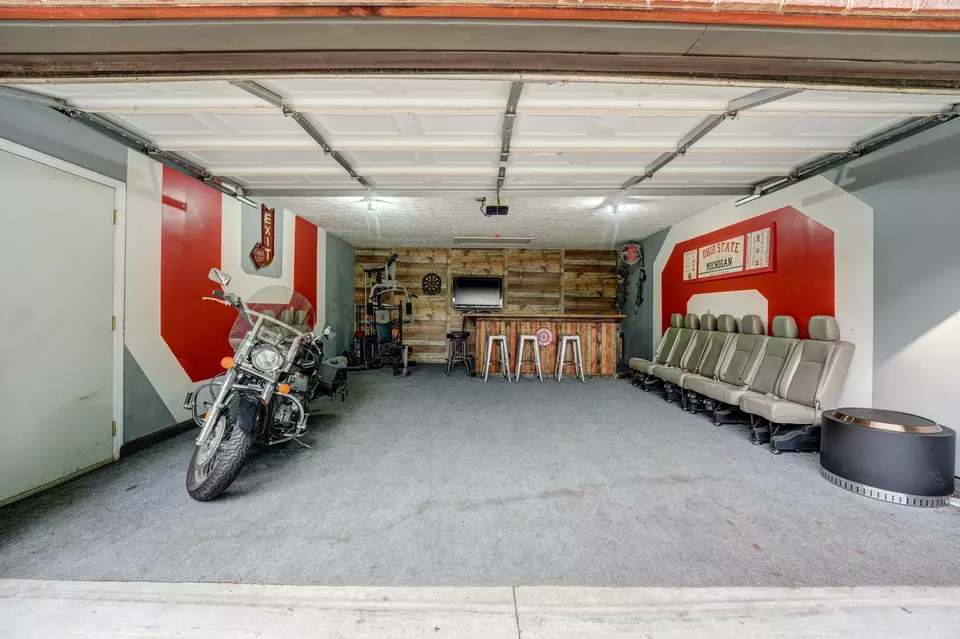 Exterior - 7116 Dominican Dr, Dayton, OH 45415 photo 12 of 13