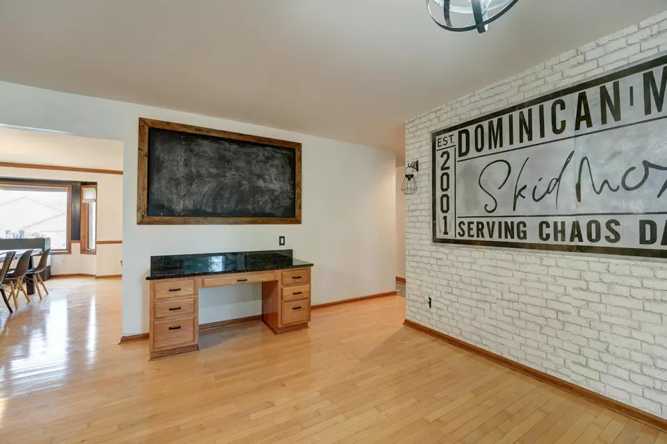 Entry Way - 7116 Dominican Dr, Dayton, OH 45415 photo 3 of 9