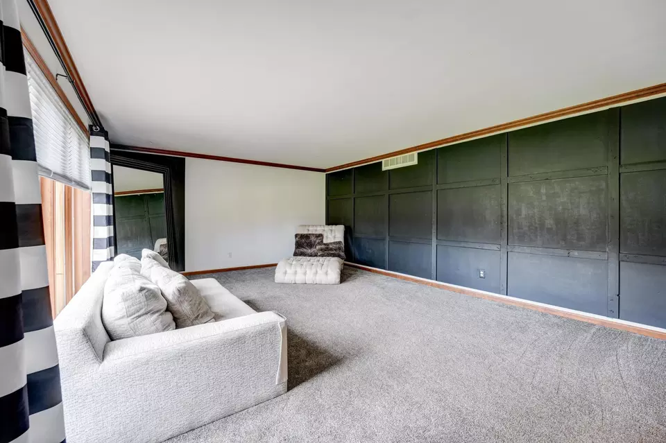 Living - 7116 Dominican Dr, Dayton, OH 45415 photo 2 of 6