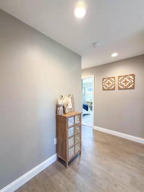 Entry Way - 287 Hampton Trl, Springfield, OH 45502 photo 2 of 4