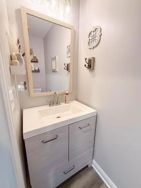Bath - 287 Hampton Trl, Springfield, OH 45502 photo 1 of 4