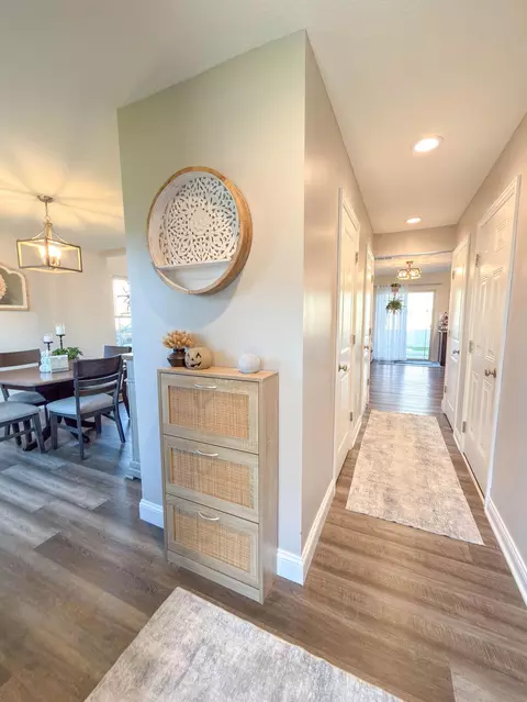Entry Way - 287 Hampton Trl, Springfield, OH 45502 photo 1 of 4