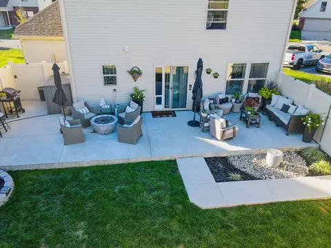 Exterior - 287 Hampton Trl, Springfield, OH 45502 photo 5 of 5