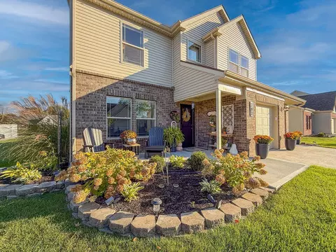 Exterior - 287 Hampton Trl, Springfield, OH 45502 photo 2 of 5