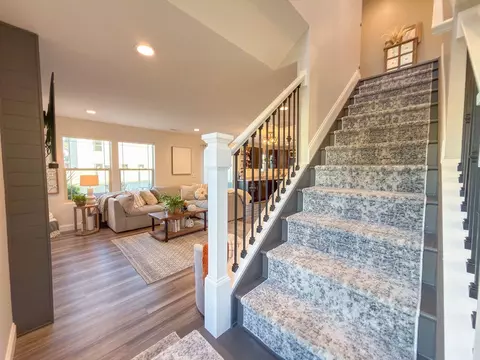Entry Way - 287 Hampton Trl, Springfield, OH 45502 photo 3 of 4