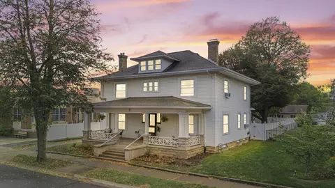 15 W Jamestown St, South Charleston, OH 45368