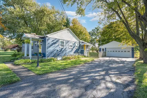 7088 Phillipsburg Union Rd, Brookville, OH 45309