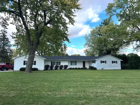 1334 Maplewood Dr, Piqua, OH 45356