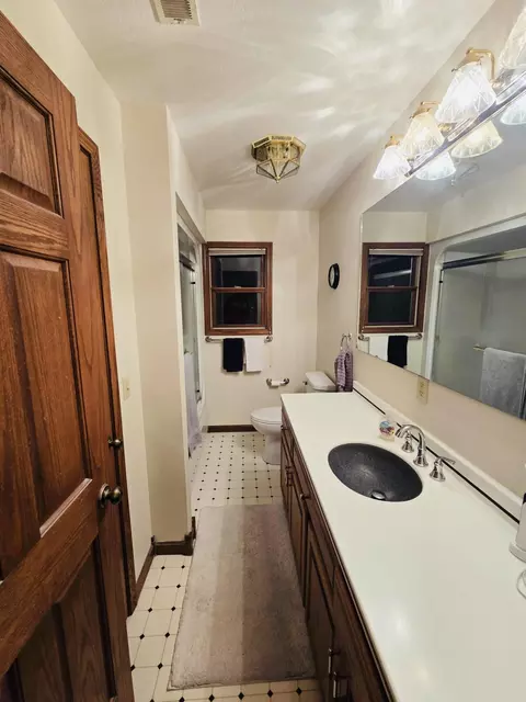 Bath - 7680 Celina Mendon Rd, Celina, OH 45822 photo 3 of 4