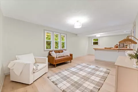 Living - 844 White Oak Dr, Springfield, OH 45504 photo 3 of 3