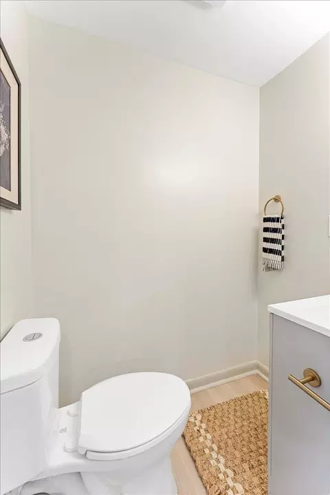 Bath - 844 White Oak Dr, Springfield, OH 45504 photo 1 of 5