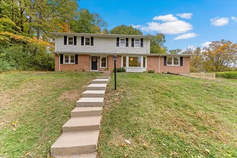Exterior - 844 White Oak Dr, Springfield, OH 45504 photo 1 of 6