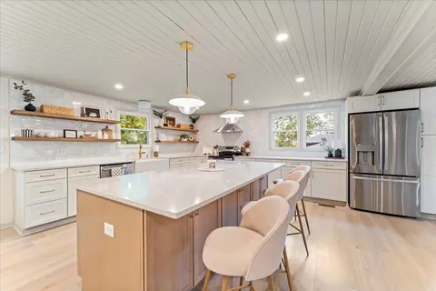 Kitchen - 844 White Oak Dr, Springfield, OH 45504 photo 1 of 6