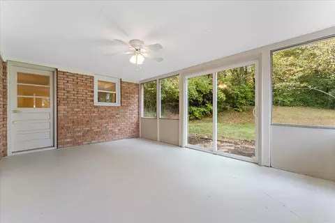 Exterior - 844 White Oak Dr, Springfield, OH 45504 photo 3 of 6